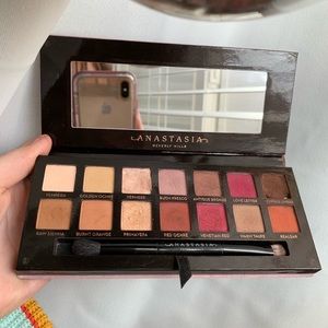 Modern renaissance palette